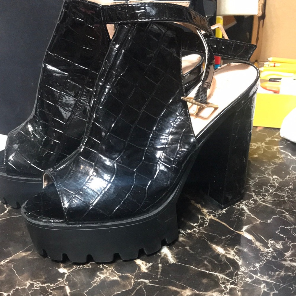 Shoes 👠 SZ 7.5